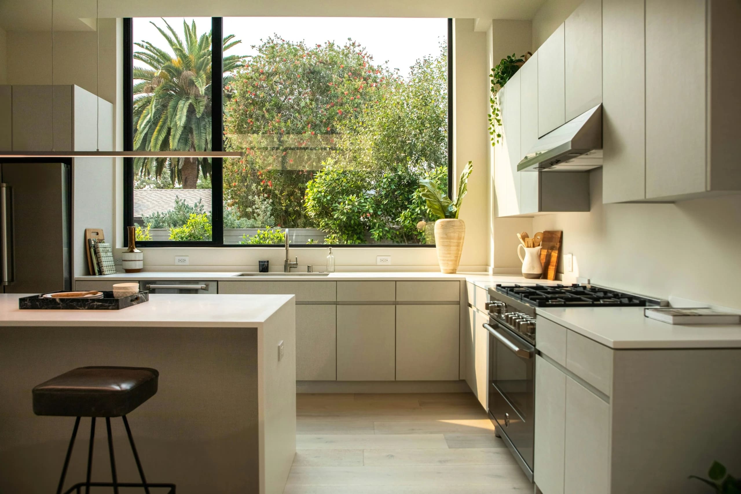 How to Pack a Kitchen for a Move: Tips from North Charleston Movers