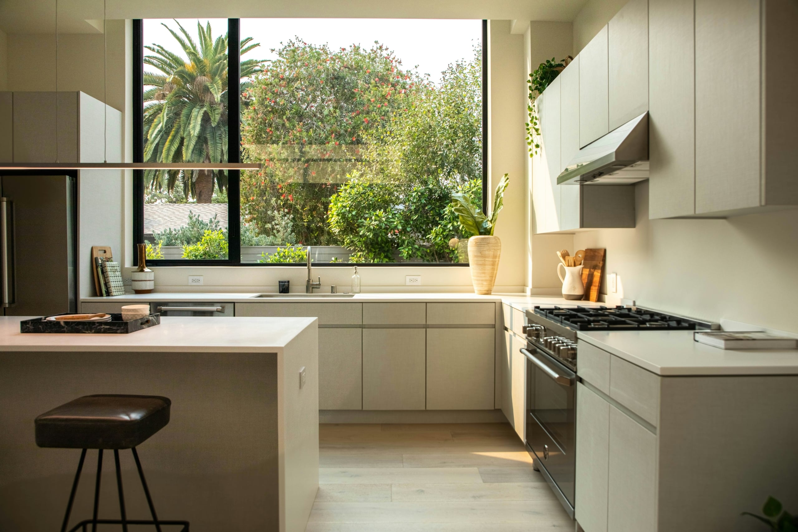 How to Pack a Kitchen for a Move: Tips from North Charleston Movers